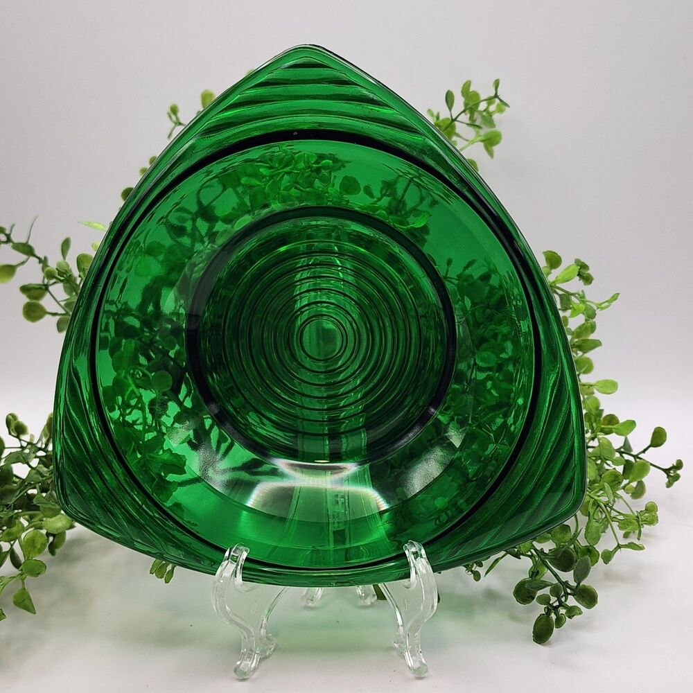 MCM Anchor Hocking Emerald Green Glass Triangle Nut Candy Bon Bon Dish Atomic